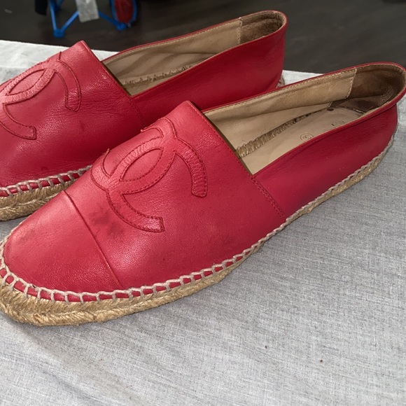Red Chanel espadrilles - Picture 3 of 5